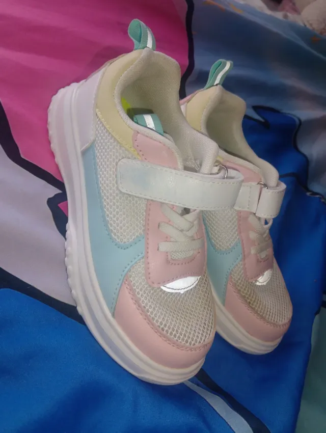 Deportivas niña nuevas