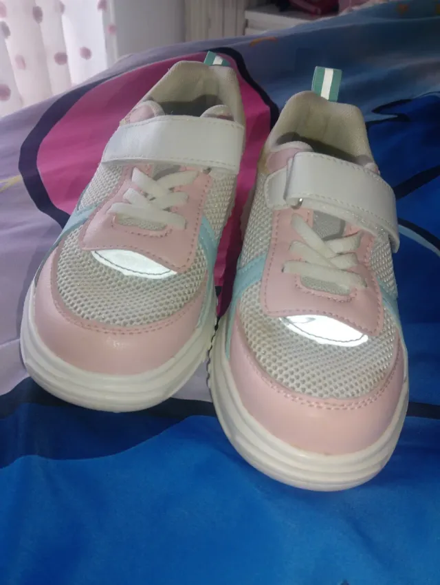 Deportivas niña nuevas