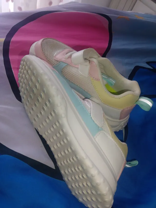 Deportivas niña nuevas