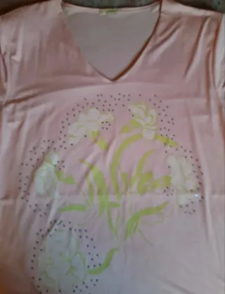 Camiseta mujer flores pedrería