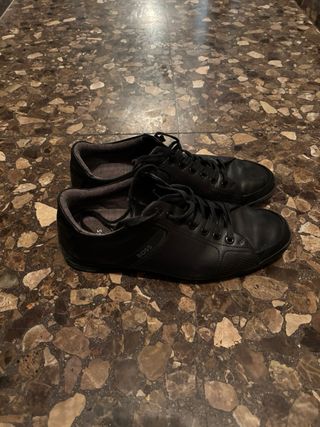 Zapatillas BOSS Piel Negra Cordones