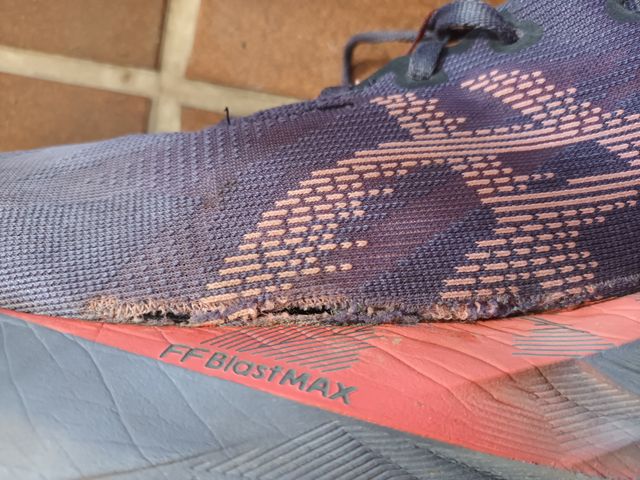 ASICS Novablast 5 Talla 45