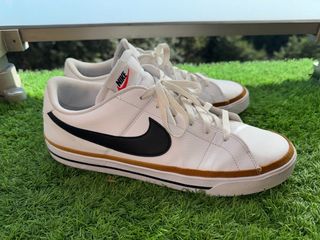 Zapatillas Nike Blancas y Negras