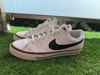 Zapatillas Nike Blancas y Negras