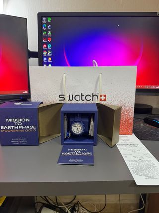 Swatch Omega Snoopy Moonshine Mission Earthphase