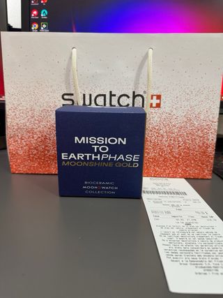 Swatch Omega Snoopy Moonshine Mission Earthphase