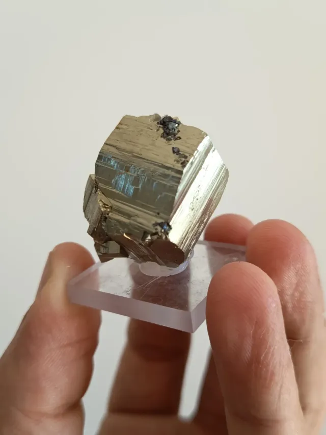 Cristal de pirite natural