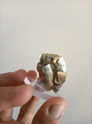 Cristal de pirite natural