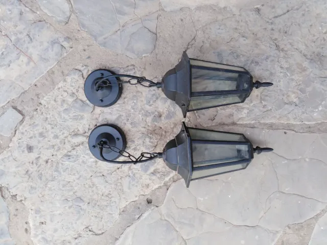 Pareja de farolillos de metal y cristal