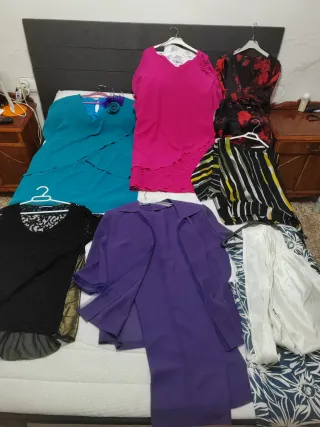 Lote 7 prendas de vestidos y camisas de fiesta