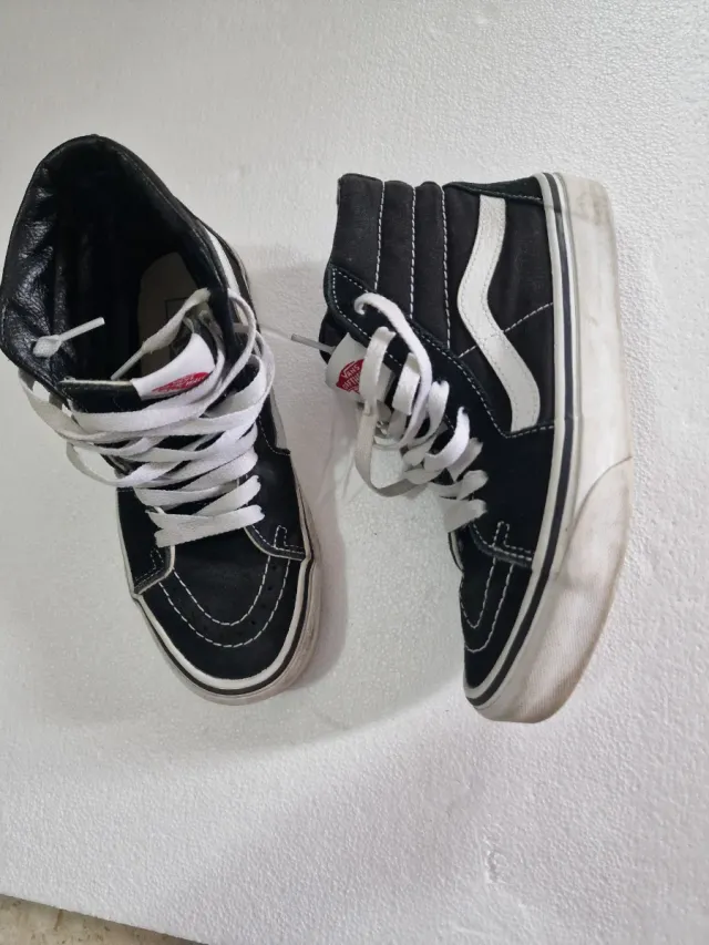 Zapatillas Vans SK8-Hi Negras y Blancas