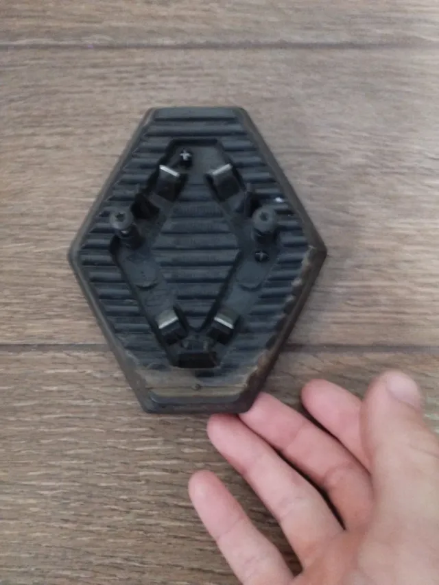 Emblema Renault Megane 2004