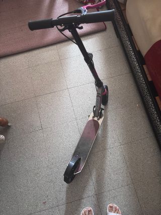 Patinete rosa y negro