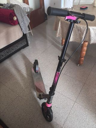 Patinete rosa y negro