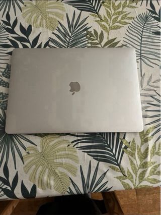 MacBook Pro 16 2019 i7 Plata