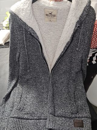 Rebeca Hollister gris con forro interior Talla S