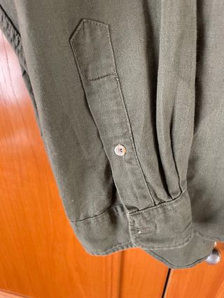 Camisa Zara verde cuello mao