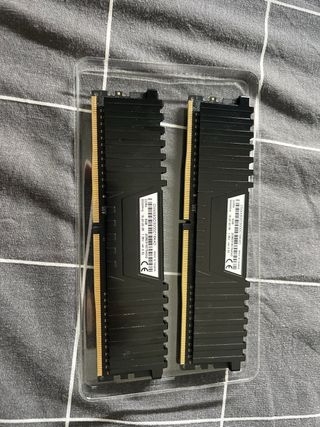 Corsair Vengeance LPX DDR4 RAM 3000MHz 