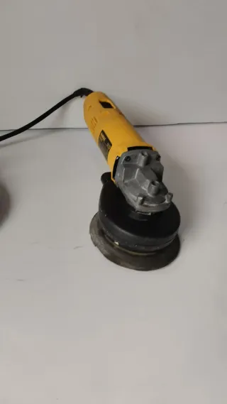 Amoladora Angular DeWalt para chapista