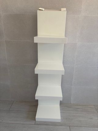 Estantería blanca de madera