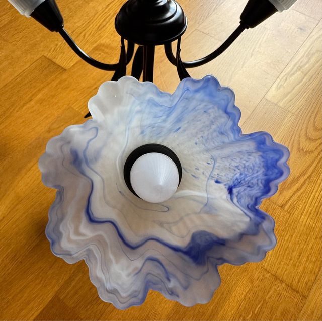 Lámpara de techo y
lamparita para la mesilla