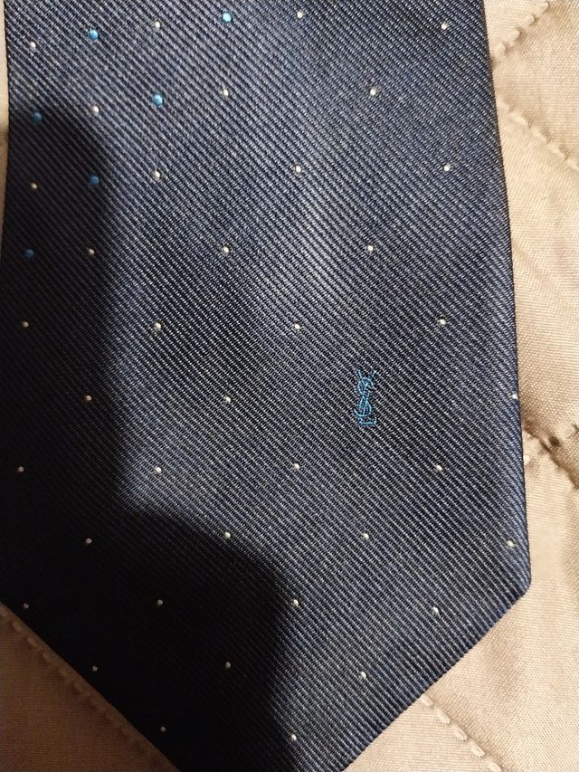 Cravatta uomo blu pois