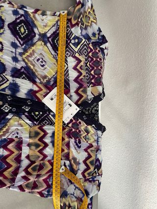 Camisa multicolor con espalda de encaje