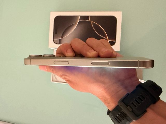 iPhone 16 Pro 256GB Titanio Natural