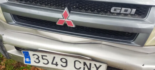 Mitsubishi Montero 2003