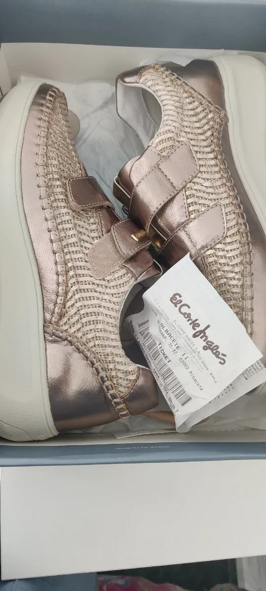 Zapatillas Stonefly Doradas y blancas