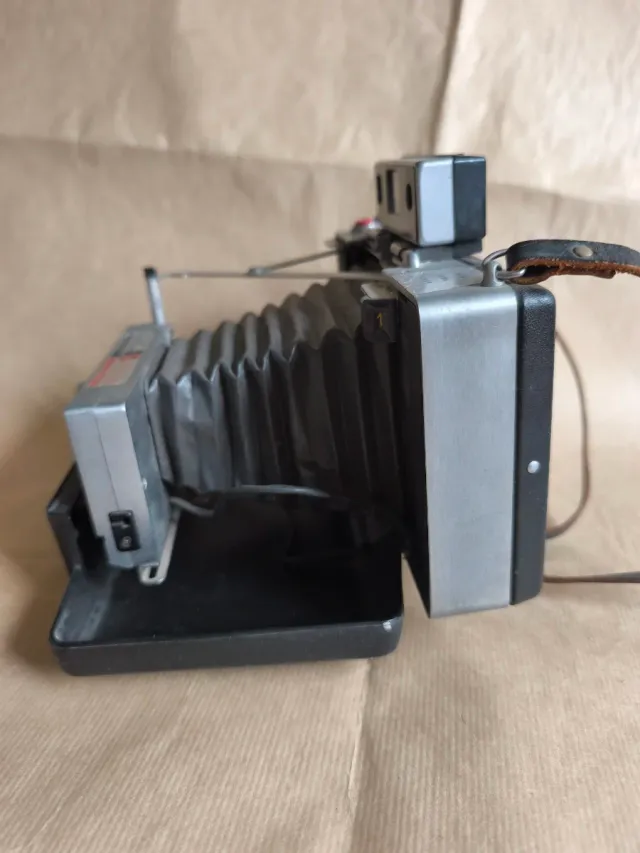 Cámara Polaroid Land Camera 100,