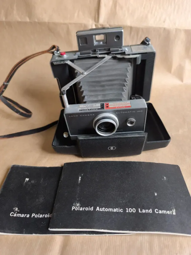 Cámara Polaroid Land Camera 100,