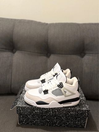 A݉ir J݉ord݉an 4 Military - Talla 45