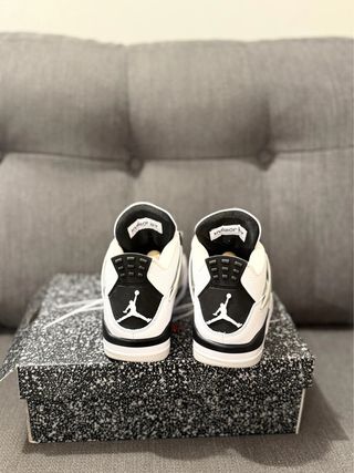 A݉ir J݉ord݉an 4 Military - Talla 45
