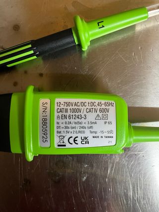 Comprobador Tensión KPS TP 3500LCD TRMS