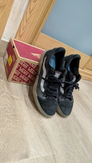 Zapatillas Vans Negras y Grises