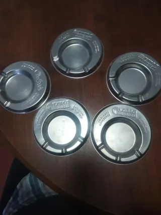 N. 5 Posaceneri pubblicitari