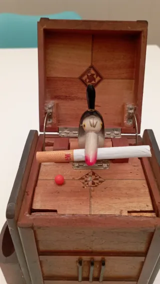 Dispensador Cigarrillos Antiguo Madera Pájaro