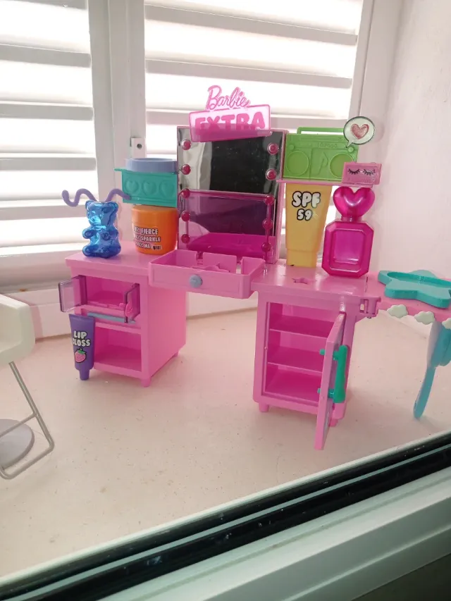 Barbie Extra Tocador y Accesorios