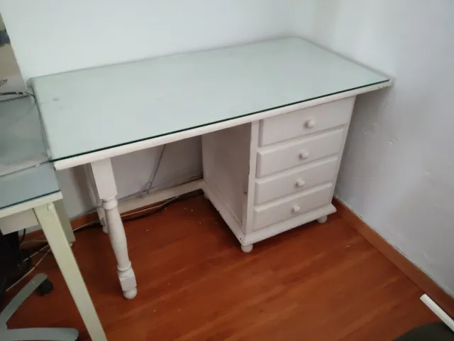 Mesa de estudio con cajones y cristal templado 8mm
