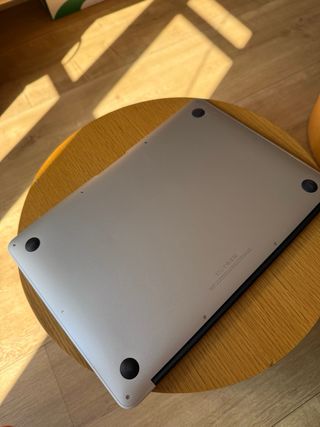 MacBook Air (13", Early 2015) - Core i5 / 4GB RAM 