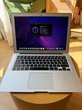 MacBook Air (13", Early 2015) - Core i5 / 4GB RAM 