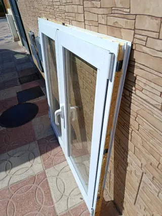 Ventana blanca de aluminio doble cristal
