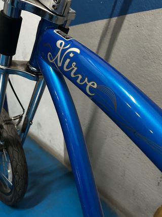 Bicicleta Chopper Azul Eléctrico