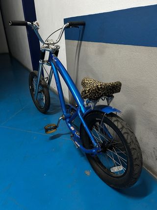 Bicicleta Chopper Azul Eléctrico