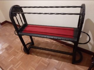 Perchero antiguo de forja con paragüero