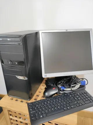 PC complet: Intel i3, 16GB RAM, 256GB SSD+450GB HD