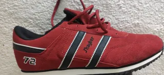 Zapatillas Jhayber Talla 45 Rojas y Negras