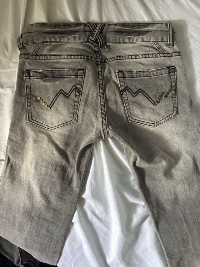 Pantalones vaqueros grises tiro bajo y2k