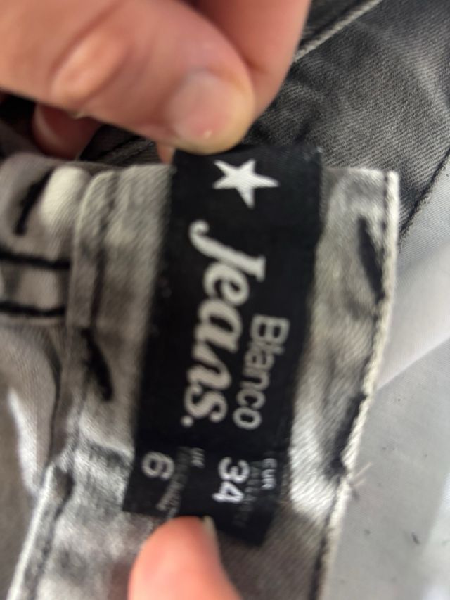 Pantalones vaqueros grises tiro bajo y2k